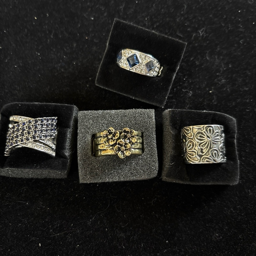 Elegant Silver and Black Women's Ring Set